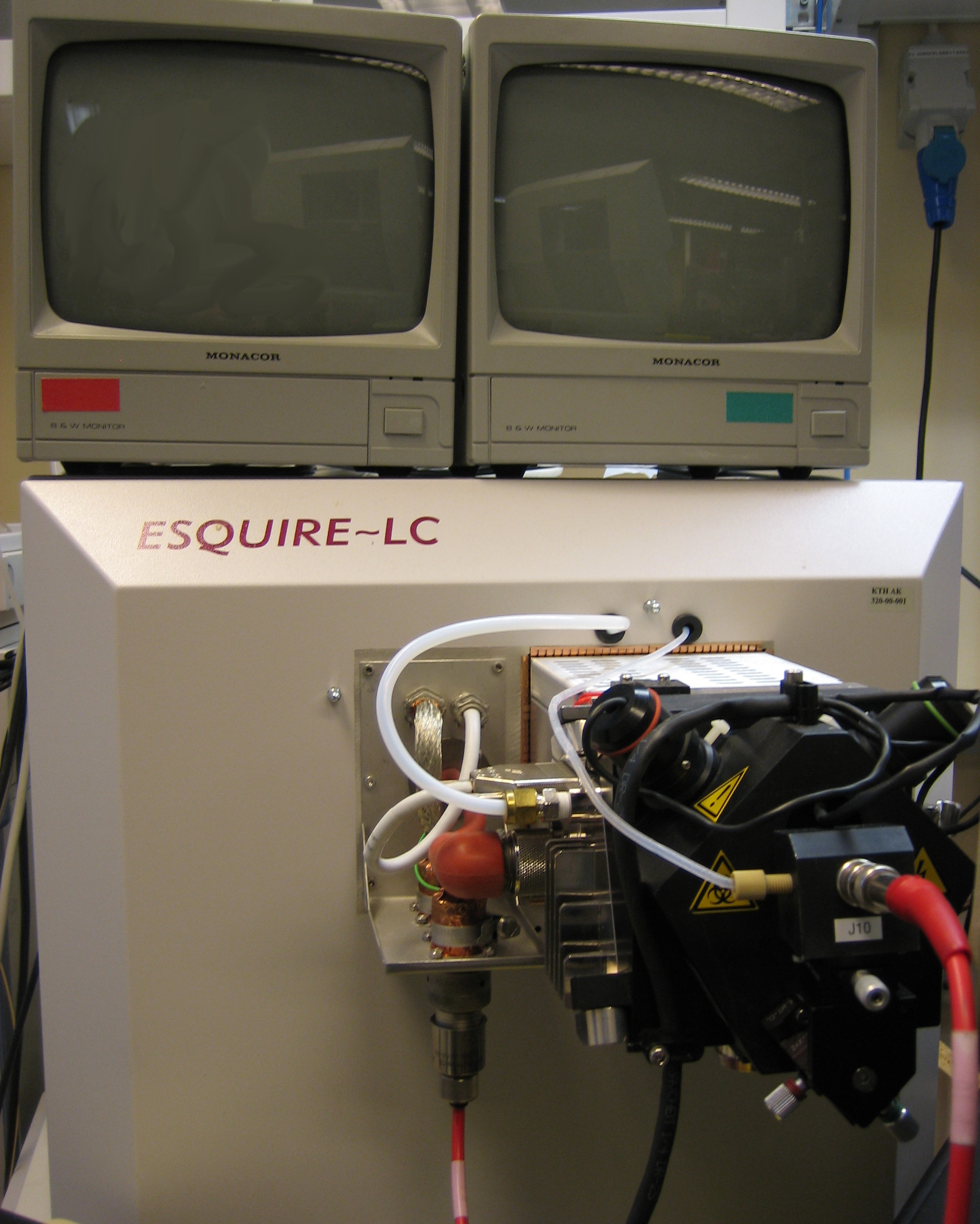 Picture of ESI ion trap mass spectrometer